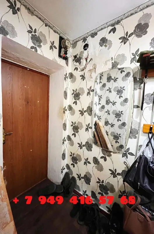 продаю 2-х комнатную квартиру ‼️макеевка, красная горка‼️цена 🔥 особенности квартиры: ✅общ. площадь 42 кв. м ✅этаж 2/4 ✅квартира угловая, но теплая, установлены чугунные турецкие батареи. ✅окна и балкон пластиковые, двери металические. ✅в квартире установлена газовая колонка, вода по графику стабильно💧 ✅электрика сделана, частично остается мебель /техника по согласованию покупателя и продавца. ✅отличное расположение:в шаговой доступности школа, детский сад, супермаркет, парикмахерская, транспорт на макеевку и донецк, через дорогу гипермаркет галактика. ✅чистый закрытый подъезд, спокойные соседи. ✅документы готовы. 2 100 000(торг) звоните + 7949 416 57 68 мария 📨подписаться - фотография - 3