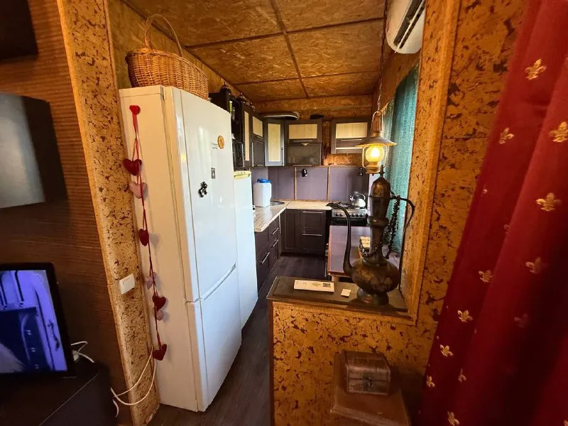 продажа 3х комнатной квартиры 🌇в центре донецка ворошиловский район - набережная 📍 📍лучшая локация города 📑документы полностью готовы к сделке, прописанных нет‼️ ✅очень удобное расположение, рядом набережная, крытый рынок, гостиница ramada ✅этаж 6/6 💧вода по графику, хороший напор ✅комнаты раздельные - фотография - 6