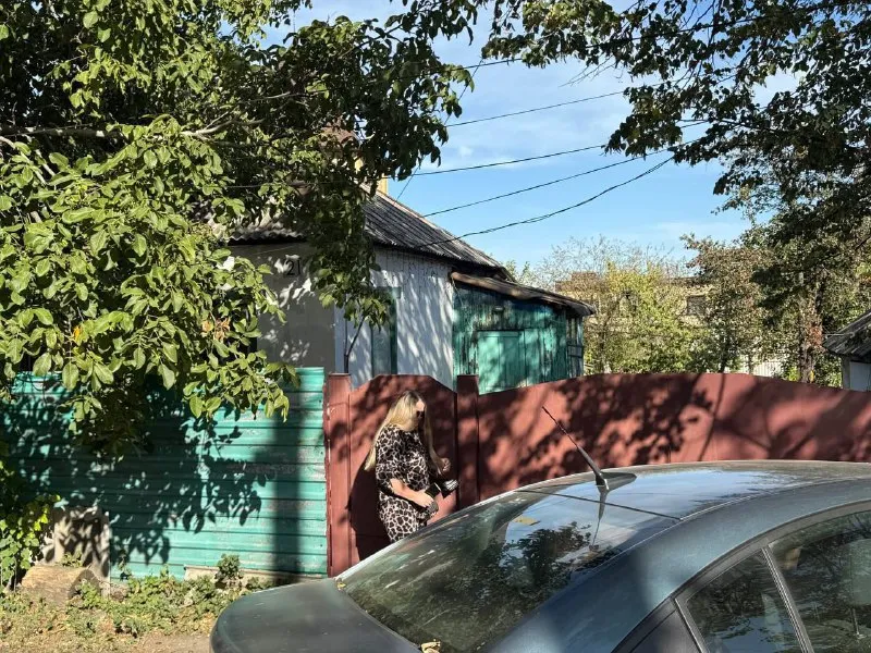 продажа земельного участка 10 соток земли ❗️ 🌇донецк, центр - рядом отель прага - парк щербакова локация 🔝ул. варейкиса📍 🏡на участке расположен жилой дом общей площадью 70 квадратов ✅идеально для семейной застройки, шикарный участок рядом со школой № 55 ✅тихий безопасный район, с развитой инфраструктурой ✅собственник в городе - фотография - 3