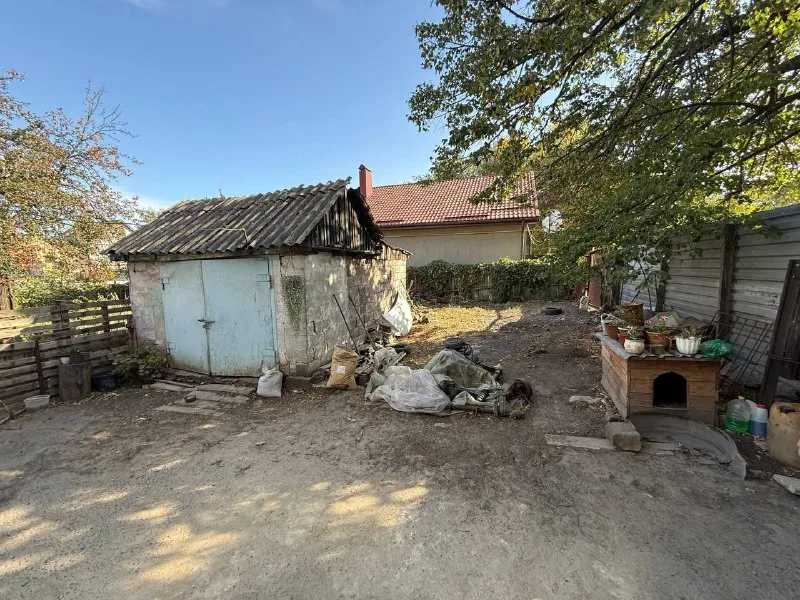 продажа земельного участка 10 соток земли ❗️ 🌇донецк, центр - рядом отель прага - парк щербакова локация 🔝ул. варейкиса📍 🏡на участке расположен жилой дом общей площадью 70 квадратов ✅идеально для семейной застройки, шикарный участок рядом со школой № 55 ✅тихий безопасный район, с развитой инфраструктурой ✅собственник в городе - фотография - 4