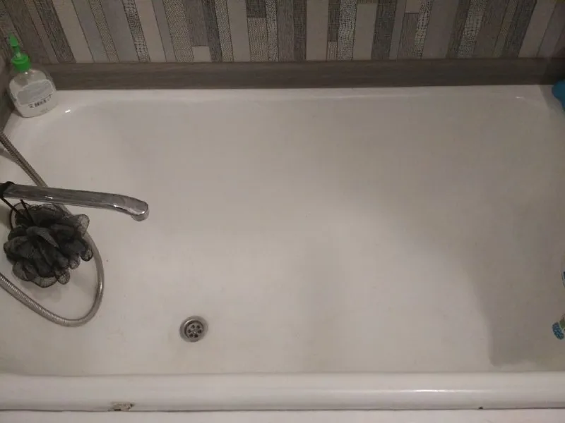 ‼️продажа квартиры‼️ макеевка, мкр. октябрьский (капитальная). продам 1-ком квартиру 31.6 м² (в малосемейке). собственник, не агенство! квартира в отличном жилом состоянии. 3-й этаж. установлены хорошие м/п окна (пятикамерные с немецкой фурнитурой), новые коммуникации (вода, канализация, отопление), нагревательный бак, новый инверторный кондиционер квартира продается без мебели отличное месторасположение развитая инфраструктура: рядом рынок, торговый центр, супермаркеты, магазины, детский сад, школа есть все необходимое для жизни документы в порядке квартира внесена в росреестр, присвоен кадастровый номер 🔥собственник торг реальному покупателю! 💴цена: 1🍋6 рублей ☎️+7(949) 421-23-90 недвижимость днр - фотография - 8