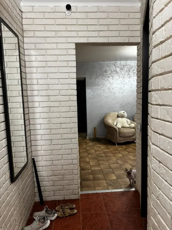 ‼️продажа квартиры‼️ 🏡продаётся 3-х комнатная квартира г. донецк днр ворошиловский р-н, бульвар школьный ✅этажность–3/5, не угловая ✅окна пластиковые в квартире произведён свежий качественный ремонт ✅мебель и бытовая техника остаётся ✅рядом остановка общественного транспорта, магазины, крытый рынок, супермаркеты 🔥собственник 💴цена: 7🍋500.000 рублей ☎️+7(949) 507-34-48 недвижимость днр - фотография - 2