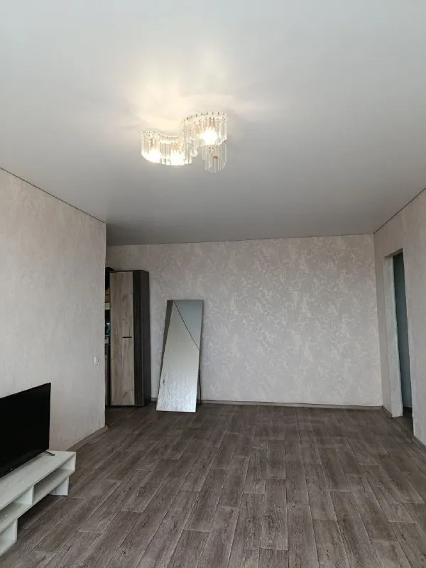 продаётся просторная трехкомнатная квартира 🌇днр, г. кировское (в 50 минутах езды от донецка, рядом... - фотография - 1