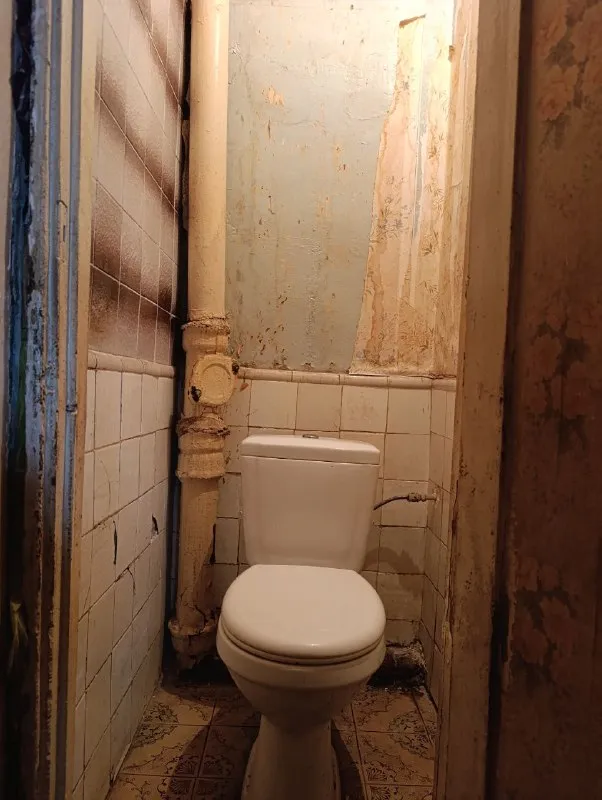 ‼️продажа квартиры‼️ 🏡продам 2-двухкомнатную квартиру в центре г. макеевка днр ✅этажность–1/3 жилого дома ✅общая площадь–49.4 м2 ✅квартира не угловая, комнаты раздельные, есть кладовая, подвал для оборудования индивидуального водоснабжения, газовая колонка ✅рядом поликлиника, школа, детский садик, менделеевский рынок и т. д ✅вода хорошим напором по графику, двор не проходной ✅имеются парковочные места под авто 🧾документы готовы 🔥собственник 💴цена: 2🍋5 рублей ☎️+7(949) 502-36-56 ☎️+7(949) 751-29-69 недвижимость днр - фотография - 6