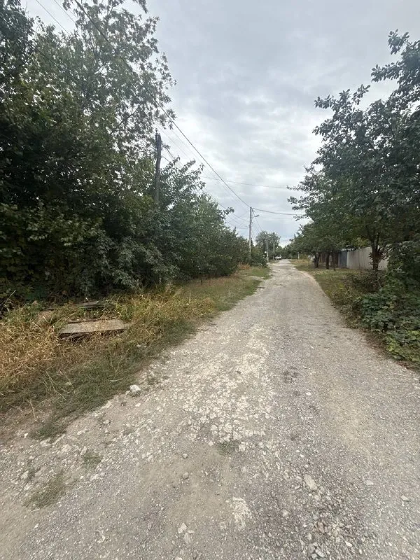 продажа 🏡 дома с земельным участком - 4 соток земли 🌇донецк, ворошиловский р-н, парк щербакова, ул. порт-артурная📍 ✅на участке расположен не жилой дом общей площадью 75 квадратов ✅подходит для постройки дома под себя❗️ ✅отличный, безопасный район, с развитой инфраструктурой ✅рядом школа, магазины, садики, супермаркеты и т. д - фотография - 1