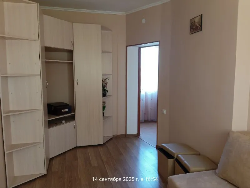 продам двухэтажную дачу 🏡 дача приватизированная❗️ 🌇донецк, ориентир караванная (авдотьино), ликероводочный завод). скважина. 📍 ✅современная дача с хорошим ремонтом и современной мебелью. - на 1м этаже: кухня-гостиная и сан. узел (просторный), коридор. - - на 2м этаже – две изолированные спальни и балкон. ✅участок 5.2 сотки (приватизирован). 🍖мангальная зона, уличный душ и туалет, хоз. блок. ✅забор по периметру, заезд во двор. 🚌рядом остановка транспорта – 51 автобус. 💰цена 2 900 000руб.   📲☎️+7 949 470 04 83 (феникс) 📲☎️+7 949 796 89 69 (миранда) ан анна подписаться | дать объявление - фотография - 3