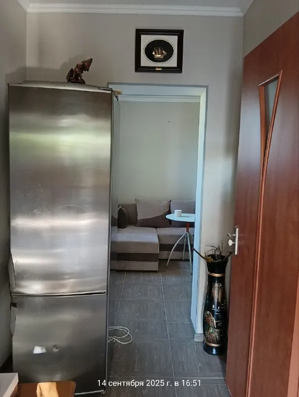 продам двухэтажную дачу 🏡 дача приватизированная❗️ 🌇донецк, ориентир караванная (авдотьино), ликероводочный завод). скважина. 📍 ✅современная дача с хорошим ремонтом и современной мебелью. - на 1м этаже: кухня-гостиная и сан. узел (просторный), коридор. - - на 2м этаже – две изолированные спальни и балкон. ✅участок 5.2 сотки (приватизирован). 🍖мангальная зона, уличный душ и туалет, хоз. блок. ✅забор по периметру, заезд во двор. 🚌рядом остановка транспорта – 51 автобус. 💰цена 2 900 000руб.   📲☎️+7 949 470 04 83 (феникс) 📲☎️+7 949 796 89 69 (миранда) ан анна подписаться | дать объявление - фотография - 4