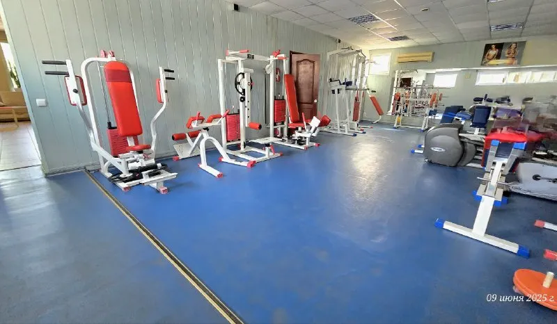 продаю, нежилое 2х этажное помещение 400м² на дск, цена: 18 миллионов + торг г. донецк, петровский район, улица ревякина, "дск", сразу за петровским мостом текстильщик 1 км на сегодняшний день, действующий спортивный комплекс с баней, бассейном, бильярдом, зоной отдыха! можно купить, как уже готовый бизнес, можно под свои цели и амбиции! отличное место расположения, рядом с остановкой и главной улицей района документы готовы к сделке, собственник в городе, долгов нет! звоните + 7949 451 30 60 александр, топ риелтор днр или пишите в телеграм - фотография - 5