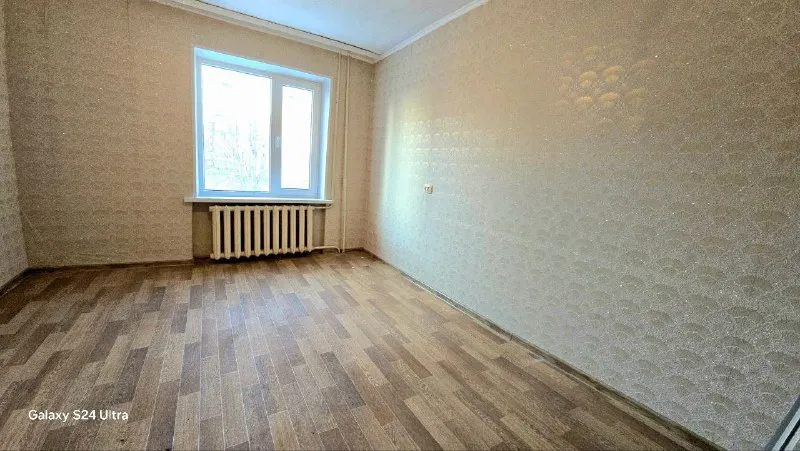 срочно, !!!! продаю уютную 2-комнатную квартиру в харцызске! цена: 1,5 млн рублей описание: ✔ свежий косметический ремонт ✔ пластиковые окна во всех комнатах ✔ санузел готов к ремонту ✔ установлен бойлер расположение: 4-й этаж 5-этажного дома галерейного типа г. харцызск, ул. жуковского, дом 2 фото соответствуют описанию! контакты: ☎ +7 (949) 451-30-60 telegram: александр – топ-риелтор днр звоните или пишите – отвечу быстро! - фотография - 3