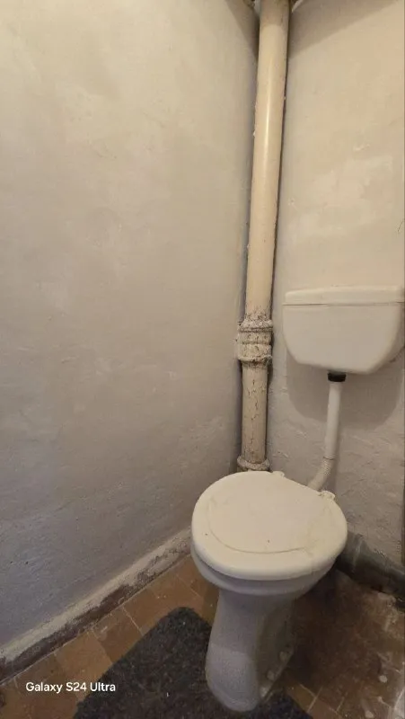 срочно, !!!! продаю уютную 2-комнатную квартиру в харцызске! цена: 1,5 млн рублей описание: ✔ свежий косметический ремонт ✔ пластиковые окна во всех комнатах ✔ санузел готов к ремонту ✔ установлен бойлер расположение: 4-й этаж 5-этажного дома галерейного типа г. харцызск, ул. жуковского, дом 2 фото соответствуют описанию! контакты: ☎ +7 (949) 451-30-60 telegram: александр – топ-риелтор днр звоните или пишите – отвечу быстро! - фотография - 4