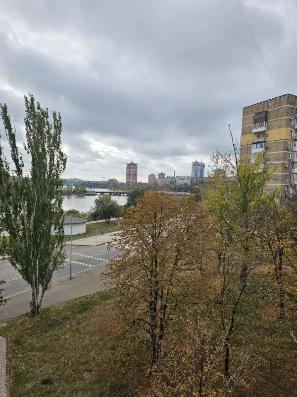 представляем эксклюзивную видовую 2-х комнатную квартиру 🌇донецк, центр, расположенную прямо на набе... - фотография - 1