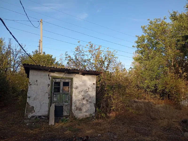 продам 🏡 дом, от собственника 🌇донецк, в моспино📍 ✅свет, вода, печное отопление 🌎20 соток земли 👍мес... - фотография - 1