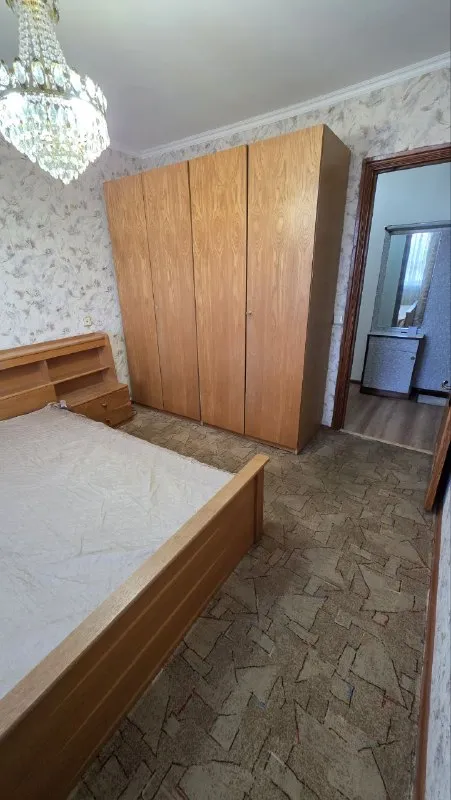 долгосрочная аренда! 3-комнатная квартира в хорошем состоянии в районе донецк-сити, ул. университетская 100а. дом кооперативный, ухоженный двор и подъезд. 9 этаж. прямо у подъезда установлена накопительная бочка. квартира теплая, светлая. большой благоустроенный балкон с отличным видом на донецк-сити. хорошее состояние. укомплектована мебелью и техникой. арендная плата 30000руб, ком. услуги дополнительно. комиссия ан. +79493124599 (telegram, whatsapp) - наталья. с уважением "центр недвижимости мир". - фотография - 4