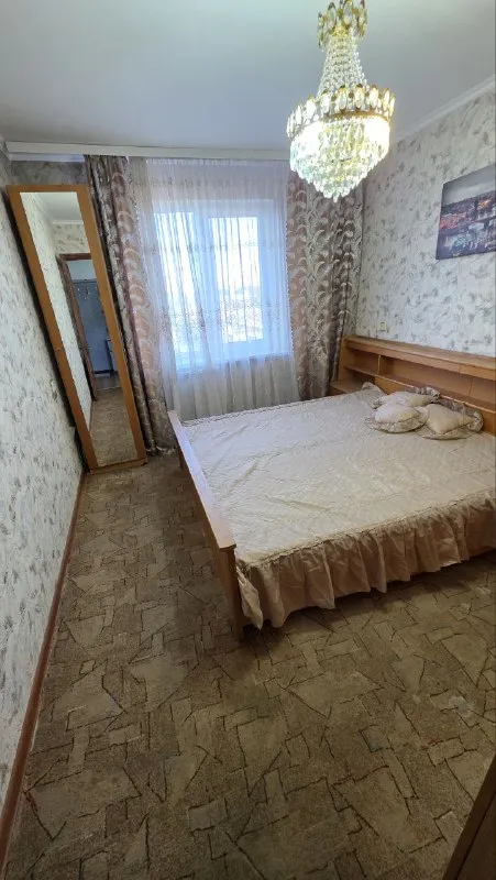 долгосрочная аренда! 3-комнатная квартира в хорошем состоянии в районе донецк-сити, ул. университетская 100а. дом кооперативный, ухоженный двор и подъезд. 9 этаж. прямо у подъезда установлена накопительная бочка. квартира теплая, светлая. большой благоустроенный балкон с отличным видом на донецк-сити. хорошее состояние. укомплектована мебелью и техникой. арендная плата 30000руб, ком. услуги дополнительно. комиссия ан. +79493124599 (telegram, whatsapp) - наталья. с уважением "центр недвижимости мир". - фотография - 5