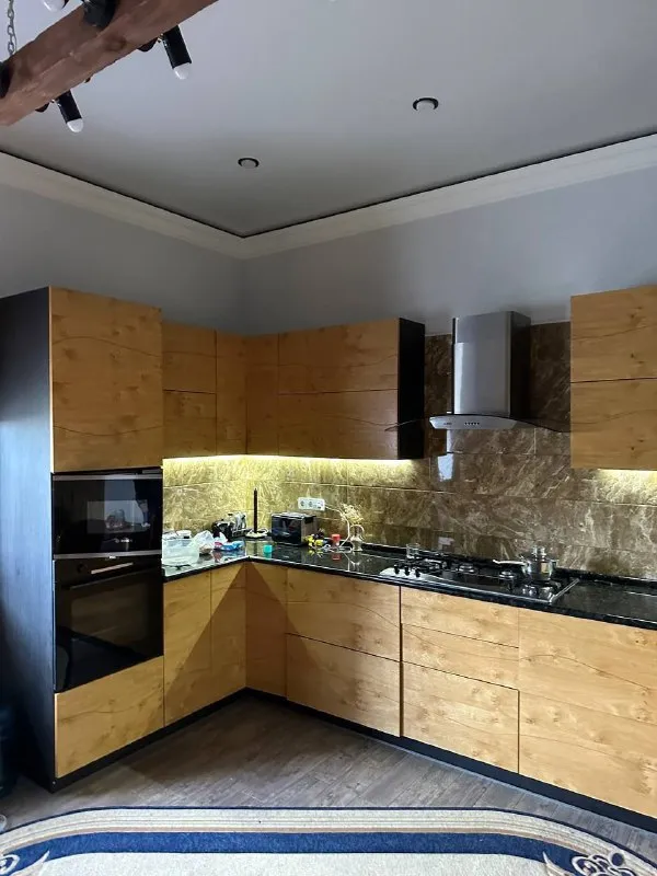 продам элитный частный 🏡 дом 🌇донецк, калининский район📍 ❗️цена снижена❗️ ✅представляем вашему вниманию роскошное предложение для тех, кто ценит комфорт и качество жизни! ✅общая площадь дома: 240 м², участок земли: 5,5 соток ( гос. акт на землю). ✅год постройки: 2010. коммуникации: все центральные. - фотография - 7