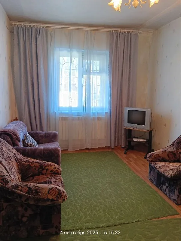 продам четырёхкомнатную квартиру на земле, 80м. кв. 🌇донецк, центр города, ориентир оцкб / универмаг донбасс /параллельно ул. олимпиева, ближе к смолянке. 📍 ✅два входа в дом, двое ворот. ✅4 комнаты, 2-ва сан узла, 2-ве кухни. чистое - жилое состояние. ⛽газовое отопление. 👍центральная канализация. ✅хороший высокий и вместительный гараж с ямой. ✅очень глубокий подвал. - фотография - 5