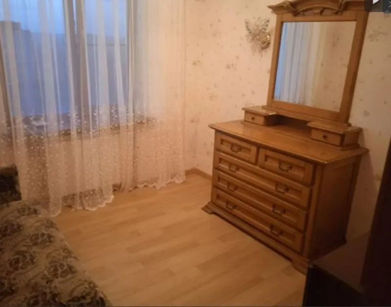 сдаётся впервые отличная трехкомнатная квартира 🌇донецк, ул церетели, галактика куйбышевский район, ориентиры: док «топаз»📍 💦вода горячая и холодная 24/7 ✅полностью меблирована — вам не придётся беспокоиться о бытовых мелочах. ❗️при желании можно организовать планировку как двухкомнатной квартиры, закрыв одну из комнат. ✅интернет, wifi ✅10 /10 этаж ✅дом расположен в районе с хорошей инфраструктурой: рядом находятся остановки общественного транспорта, магазины, школы и детские сады. ✅тихий двор создаст атмосферу спокойствия и уюта. рядом железнодорожная станция. 💰цена 35000 ₽ + залог + комиссия агентства, оплата только по факту заселения 📲☎️+79493523316 подписаться | дать объявление - фотография - 5