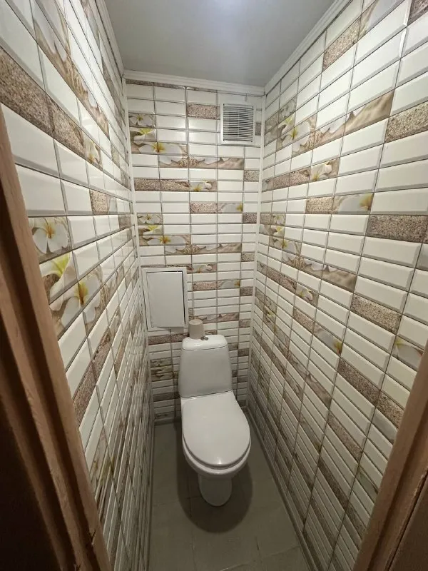 продам однокомнатную квартиру 🌇доннцк, боссе, ул. речная📍 ✅этаж 4-5 ти. 💧вода идет по графику! ✅квартира уютная, не угловая, очень теплая. ✅с ремонтом, но требует косметики. заменены радиаторы, стояки водяные. ✅окна пластиковые, балкон застеклен. ❗️перепланировка узаконена! 👍все что есть в квартире остается при продаже. 📍очень хорошее местоположение. рядом школа, остановки транспорта, в шаговой доступности рынок. 📃документы готовы! 💰цена 3 500 000 ₽ + торг уместен больше информации по телефону 📲☎️+79493282386 ольга ан подписаться | дать объявление - фотография - 9