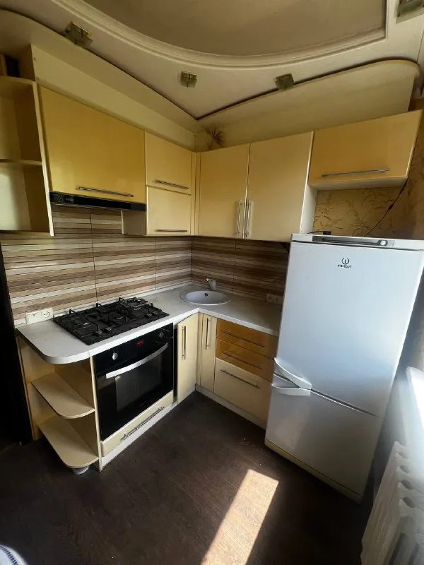 ‼️продажа! бул. шевченко, калининский рынок‼️ продается 2х комнатная квартира, калининский район. площадь 46кв. м. этажность 5/5ти. крыша не течет, квартира теплая. комнаты раздельные! качественный ремонт. вода по графику ! поменяна канализация, проводка. рядом рынок, школа, детский сад, супермаркет, хорошая транспортная развязка. документы готовы. никто не прописан. цена 4,000,000р ! +79493268382 виктория ан - фотография - 6