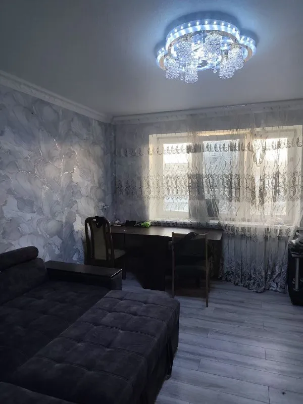 ‼️продажа квартиры‼️ 🏡продам трехкомнатную квартиру🗺г. макеевка днр мкр-н. центральный ✅этажность–9/9 жилого дома ✅площадь квартиры–65.5 м2 ✅техника и мебель остаётся новым владельцам крыша полностью перекрыта ✅квартира теплая, не угловая окна и балконы металлопластиковые ✅все коммуникации заменены комнаты раздельные площадь кухни увеличена, установлен теплый пол ✅водонагревательный бак, стиральная машинка, кондиционер, посудомоечная машинка ✅большая лоджия, гардеробная вода по графику, хорошим напором 🧾внесена в росреестр 🔥собственник 💴цена: 6🍋1 рублей торг‼️ ☎️+7(949) 311-66-28 недвижимость днр - фотография - 2