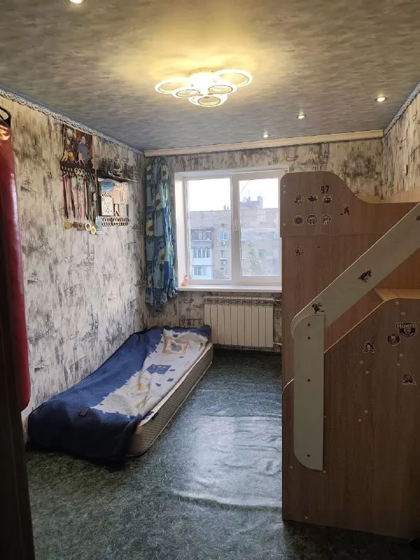 ‼️продажа квартиры‼️ 🏡продам трехкомнатную квартиру🗺г. макеевка днр мкр-н. центральный ✅этажность–9/9 жилого дома ✅площадь квартиры–65.5 м2 ✅техника и мебель остаётся новым владельцам крыша полностью перекрыта ✅квартира теплая, не угловая окна и балконы металлопластиковые ✅все коммуникации заменены комнаты раздельные площадь кухни увеличена, установлен теплый пол ✅водонагревательный бак, стиральная машинка, кондиционер, посудомоечная машинка ✅большая лоджия, гардеробная вода по графику, хорошим напором 🧾внесена в росреестр 🔥собственник 💴цена: 6🍋1 рублей торг‼️ ☎️+7(949) 311-66-28 недвижимость днр - фотография - 4