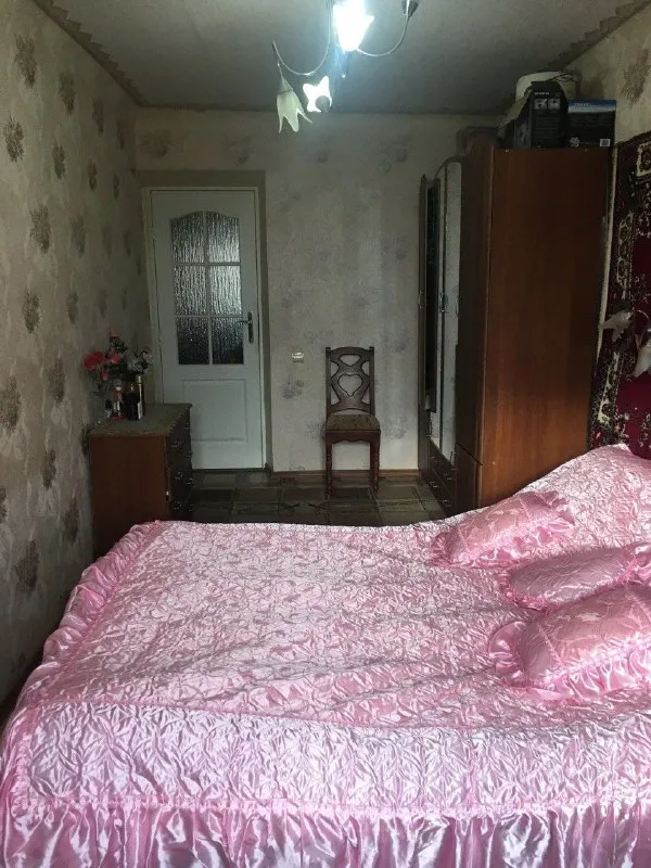 ‼️продажа квартиры‼️ 🏡продается 3-трехкомнатная квартира🗺г. енакиево днр центр города-рядом с администрацией ✅этажность–5/5 жилого дома ✅площадь квартиры–60 м2 ✅состояние жилое 🧾документы рф, без долгов 🔥собственник 💴цена: 2🍋400.000 рублей возможен торг‼️ 📞более подробная информация по телефону; ☎️+7(949) 432-93-36 ирина 📨подписаться - фотография - 4