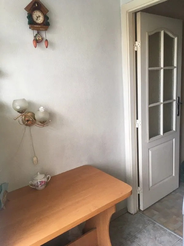 ‼️продажа квартиры‼️ 🏡продается 3-трехкомнатная квартира🗺г. енакиево днр центр города-рядом с администрацией ✅этажность–5/5 жилого дома ✅площадь квартиры–60 м2 ✅состояние жилое 🧾документы рф, без долгов 🔥собственник 💴цена: 2🍋400.000 рублей возможен торг‼️ 📞более подробная информация по телефону; ☎️+7(949) 432-93-36 ирина 📨подписаться - фотография - 8