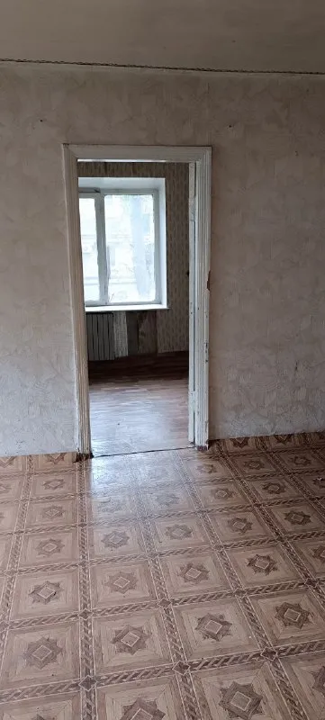 🔥продам 2х. Комн. 🔥ленинский район -3,5 млн. 🔥2 этаж/5 этажного дома. 🔥универмаг "радуга". 🔥по улице... - фотография