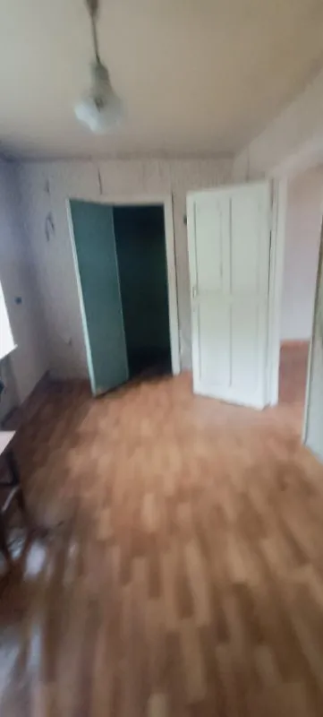 🔥продам 2х. Комн. 🔥ленинский район -3,5 млн. 🔥2 этаж/5 этажного дома. 🔥универмаг "радуга". 🔥по улице ивана ткаченко. Квартира очень светлая, сухая, вода практически каждый день идет, очень теплая. Два встроенных шкафа, счётчик на газ и колонка автомат для горячей воды. Документы в процессе подготовки. 🔥+7(949)36-77-907 татьяна александровна - фотография - 3