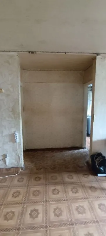 🔥продам 2х. Комн. 🔥ленинский район -3,5 млн. 🔥2 этаж/5 этажного дома. 🔥универмаг "радуга". 🔥по улице ивана ткаченко. Квартира очень светлая, сухая, вода практически каждый день идет, очень теплая. Два встроенных шкафа, счётчик на газ и колонка автомат для горячей воды. Документы в процессе подготовки. 🔥+7(949)36-77-907 татьяна александровна - фотография - 4