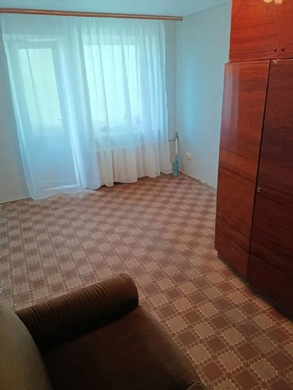 🏡аренда квартиры сдается на длительный срок (минимум 3 месяца) двухкомнатная квартира на артема (ориентир рск олимпийский/изумруд). общая площадь 60 квадратов. ✅есть вся техника кроме телевизора. мебель частично. ✅вода по графику не доходит, но в соседнем дворе установлена емкость 5 кубов для автоподвоза. ✅четвертый этаж пятиэтажного дома. 🗺г. донецк, улица артема. 💴стоимость аренды 20000+ком услуги. ☎️+79493369064 🔥собственник. аренда днр - фотография - 10