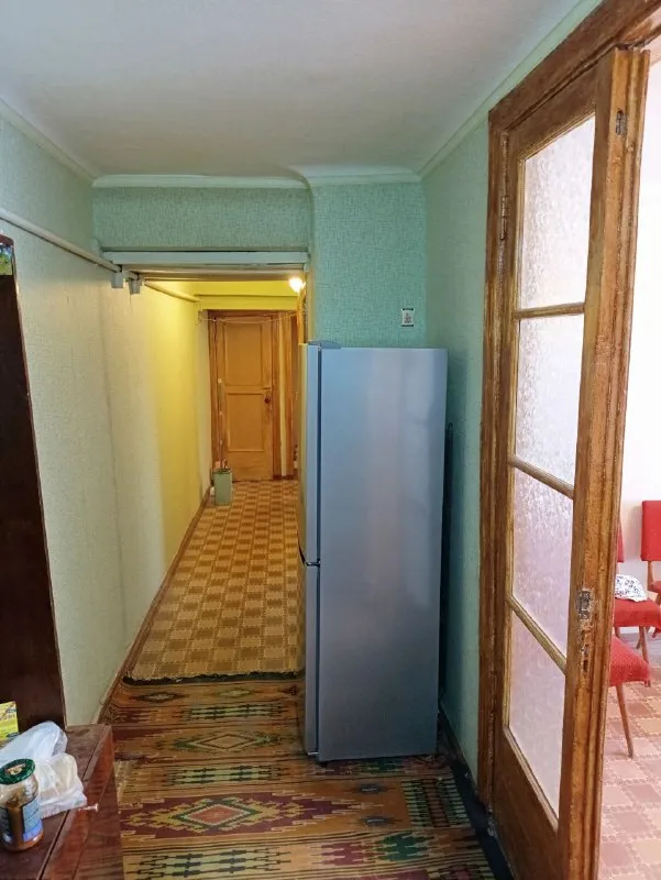 🏡аренда квартиры сдается на длительный срок (минимум 3 месяца) двухкомнатная квартира на артема (ориентир рск олимпийский/изумруд). общая площадь 60 квадратов. ✅есть вся техника кроме телевизора. мебель частично. ✅вода по графику не доходит, но в соседнем дворе установлена емкость 5 кубов для автоподвоза. ✅четвертый этаж пятиэтажного дома. 🗺г. донецк, улица артема. 💴стоимость аренды 20000+ком услуги. ☎️+79493369064 🔥собственник. аренда днр - фотография - 8