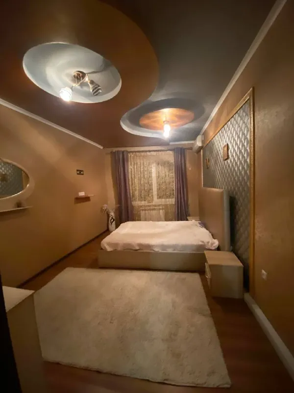 🌟 сдам в аренду 3-комнатный дом в куйбышевском районе, смолянка! 🌟 🏡 • просторная гостиная с камином, детская комната и большая спальня. • выполнен евро-ремонт, делали для себя – все качественно! • в доме проведены все коммуникации и имеется свое отопление – в холодное время года будет очень тепло. • вся необходимая мебель и техника присутствуют, как на фото. 💧 удобства: • круглосуточное водоснабжение (в данный момент устанавливается накопительный бак). • свой гараж и двор – идеально для семейных выходов на свежем воздухе. • беседка для приятного времяпрепровождения на улице. 🚗 расположение: • всего 7 минут на машине до центра города. сдается на длительный срок! мы рассматриваем порядочных арендаторов! обратите внимание, что крупные собаки не рассматриваются. цена 60 000 уже с к/у + залог + комиссия не упустите возможность жить в уютном доме с комфортом! 📞 звоните для консультации и записи на просмотр +79495925765 милана - фотография - 4