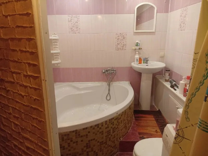 ‼️продажа квартиры‼️ 🏡продаётся 1-однокомнатная квартира г. донецк днр кировский район мкр-н текстильщик ✅этажность–7/9 жилого дома ✅общая площадь–30.8 м2 ✅жилая–18.5 м2 ✅кухня–5.2 м2 ✅узаконенная перепланировка, выполнен качественный ремонт ✅квартира продается со всей мебелью и бытовой техникой установлены новые пластиковые окна и балкон ✅надежная металлическая входная дверь санузел отделан современной керамической плиткой ✅установлена угловая ванна, современный умывальник с зеркалом и унитаз ✅стиральная машина остаётся ✅рядом амбулатория, детский садик, школа, супермаркеты, аптека, банк, почта, парковка ✅остановки общественного транспорта расположены в паре минут ходьбы 🔥собственник 💴цена: 3🍋200.000 рублей ☎️+7(949) 318-49-99 оксана недвижимость днр - фотография - 7