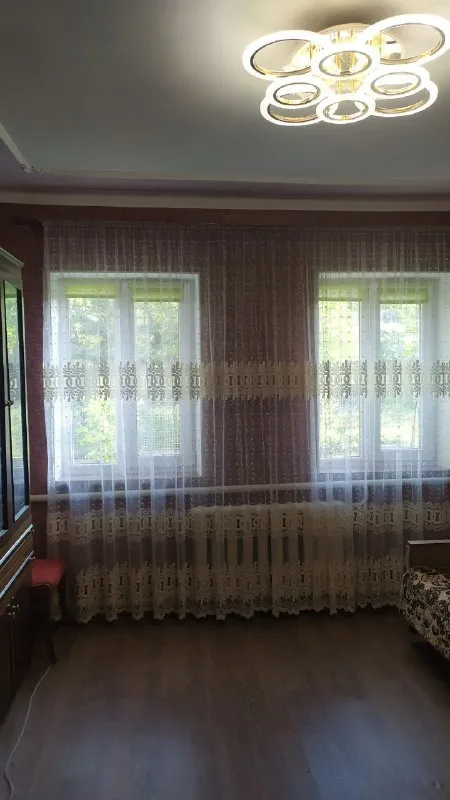 ‼️продажа дома‼️ 🏡продается газифицированный дом 🗺г. Харцызск днр ✅ориентир: трест, район 5 школы, магазин 🏡земельный участок–6 соток (приватизирован) ✅площадь дома–61 м2+ пристройка к дому–31 м2 ✅4 жилые комнаты, 2 гостинные, 2 спальни, кухня, прихожая, санузел ✅окна пластиковые, дом литой, утеплен, центральная канализация, водопровод, канализация - пластик ✅колодец двор - бетон гараж 🧾документы готовы 🔥собственник 💴цена: 7🍋400.000 рублей торг‼️ ☎️+7(949) 404-51-48 анастасия+ вацап; tелеграм 📨подписаться - фотография - 2