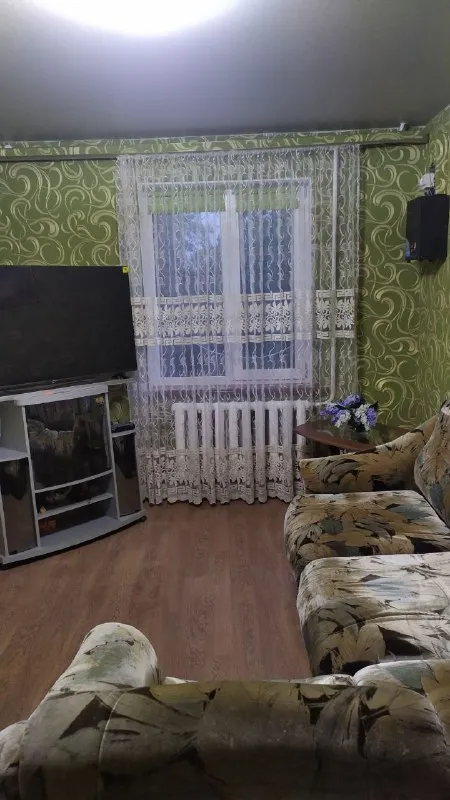 ‼️продажа дома‼️ 🏡продается газифицированный дом 🗺г. Харцызск днр ✅ориентир: трест, район 5 школы, магазин 🏡земельный участок–6 соток (приватизирован) ✅площадь дома–61 м2+ пристройка к дому–31 м2 ✅4 жилые комнаты, 2 гостинные, 2 спальни, кухня, прихожая, санузел ✅окна пластиковые, дом литой, утеплен, центральная канализация, водопровод, канализация - пластик ✅колодец двор - бетон гараж 🧾документы готовы 🔥собственник 💴цена: 7🍋400.000 рублей торг‼️ ☎️+7(949) 404-51-48 анастасия+ вацап; tелеграм 📨подписаться - фотография - 5