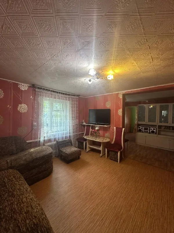 ‼️продажа дома‼️ продажа! дом, буденновский район, пересечение ул. талалихина и светлого пути. 60 кв метров, есть подвал сухой. дом газифицирован, вода есть по графику, канализация-яма. окна пластик, чистый и уютный дом. на участке есть флигель 30 кв метров. во флигеле есть кухня и санузел. очень удобно для семьи с престарелыми родителями. гараж! хозпостройки. прекрасный сад, множество плодовых деревьев, виноград( 7 видов), кустарники. документы готовы! собственник на сделке. цена 5,500,000р + возможен торг ! +79493282386 ольга ан - фотография - 2