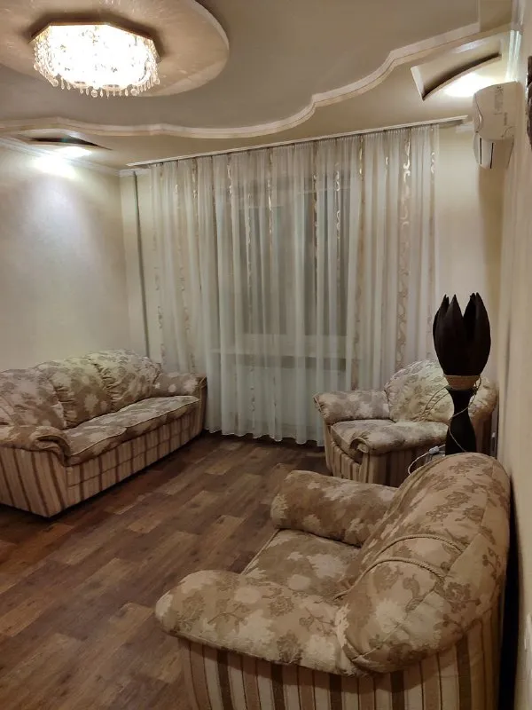 аренда 2х комнатной квартиры (комнаты раздельные) на ул. овнатаняна. 3/3х этажного, дом кирпичный. газовая колонка, стиральная машинка автомат, холодильник. рядом - поликлиника/пед. колледж/парк гулливер/торговый техникум/мед. колледж/дет. сады/школы/супер. маркеты/бары, рестораны и т. д. цена 27 000руб. + залог + комиссия. ан анна +7 949 470 04 83 (феникс), +7 949 796 89 69 (миранда). - фотография - 7