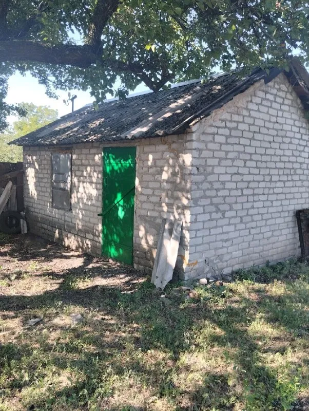 ‼️продажа дома‼️ 🏡продаётся дом г. иловайск днр ✅на участке находятся дом, летняя кухня, два гаража, хоз постройки и сад 🏡участок 6.8 соток земли 🔥собственник 💴цена: 1🍋500.000 рублей 📞все подробности по телефону; ☎️+7(949) 340-51-48 сергей иванович недвижимость днр - фотография - 6