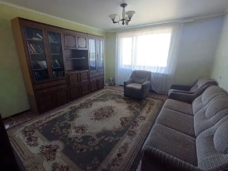 ‼️продажа квартиры‼️ 🏡продажа 3-трехкомнатная квартира г. харцызск днр мкр-н черемушки ✅этажность–8/10 жилого дома ✅общая площадь–62.9 м2 ✅в квартире деревянные межкомнатные двери, пластиковые окна, два балкона (один застекленный) ✅мебель, вся что на фото продаётся вместе с квартирой ✅кухня встроенная, есть ниша под стиральную машину в кухне, также большой и вместительный шкаф купе 🔥собственник 💴цена: 3🍋550.000 рублей 📲звонить по номеру; ☎️+7(949) 483-29-15 сергей 📨подписаться - фотография - 3