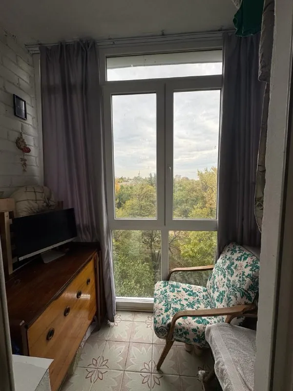 срочная продажа, уютной двухкомнатной квартира 🌇донецк, пересечение ул. университетской / пр. панфилова, ориентир универсам "украина"📍 📑документы готовы к сделке собственник в городе 📍отличное расположение ✅квартира после ремонта, отличное состояние ✅заменены все коммуникации ✅новая проводка, бойлер ✅6/9 этаж кирпичный дом - фотография - 4