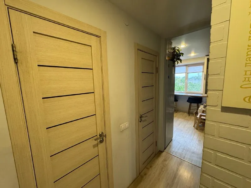 срочная продажа, уютной двухкомнатной квартира 🌇донецк, пересечение ул. университетской / пр. панфилова, ориентир универсам "украина"📍 📑документы готовы к сделке собственник в городе 📍отличное расположение ✅квартира после ремонта, отличное состояние ✅заменены все коммуникации ✅новая проводка, бойлер ✅6/9 этаж кирпичный дом - фотография - 5