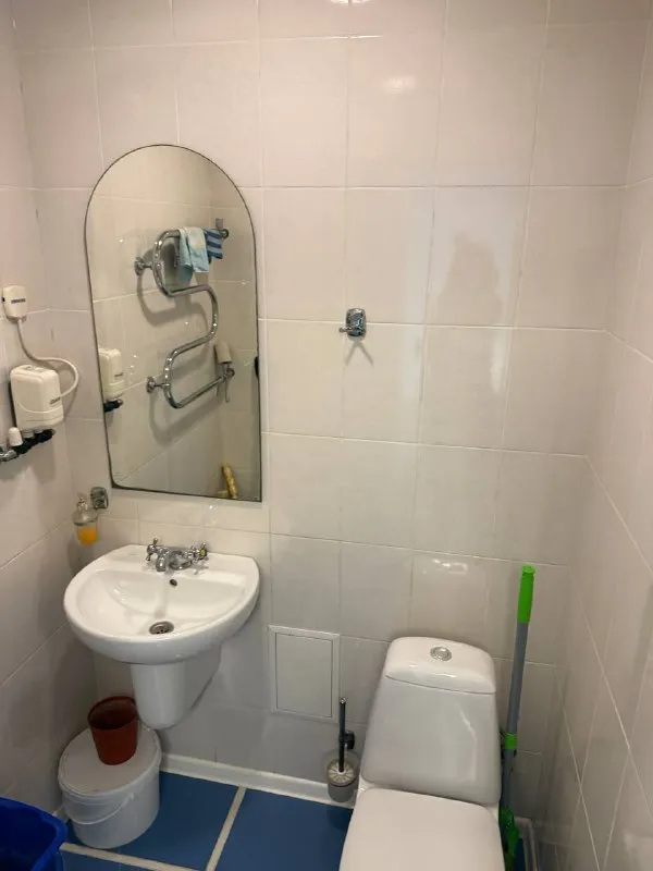 продажа коммерческого помещения по фасаду - пункт химчистки edelweiss 🌇донецк, киевский р-н, 1-я линия, ул. университетская, шахтерская площадь. 📍 ✅площадь 34м2 ✅собственный вход ✅автоматические ролеты ✅система безопасности ✅бронированное остекление ✅ - фотография - 7