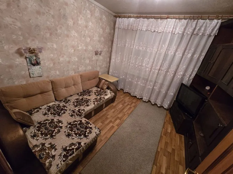 аренда двухкомнатной квартиры 🌇донецк, в микрорайоне широкий, ул. максима козыря📍 💦вода горячая и холодная ✅общей площадью 50 м2. ✅на 4 этаже 9-этажного дома. ✅в квартире выполнен свежий ремонт, она полностью готова к заселению. 👍здесь есть всё необходимое для комфортной жизни: бойлер 80л, кондиционер, холодильник, стиральная машина, два телевизора, пылесос, сушилка и другие бытовые приборы. ✅одно из преимуществ квартиры — прекрасный вид на природу. это идеальное место для тех, кто ценит комфорт, уют и спокойствие. 💰цена 40000 ₽ + залог+ комиссия агентства, оплата только по факту заселения 📲☎️+79493523316 подписаться | дать объявление - фотография - 5