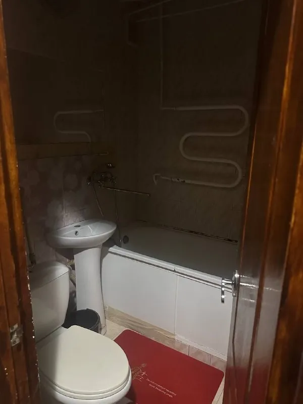 ‼️продажа квартиры‼️ 🏡продажа 2 комн ленинский район ориентир «радуга»/ б-ца 6 донецк‼️🏠 ✅продам квартиру с раздельными комнатами общей s - 44,8 m2 ✅жилая - 25,1 m2 ✅кухня - 6 m2 ✅санузел совмещен, мпокна, ✅этажность–1/5 жилого дома решетки. не угловая. 💴цена: 4🍋100 000₽. ☎️☎️☎️ +79494194208 ан 📨подписаться - фотография - 10