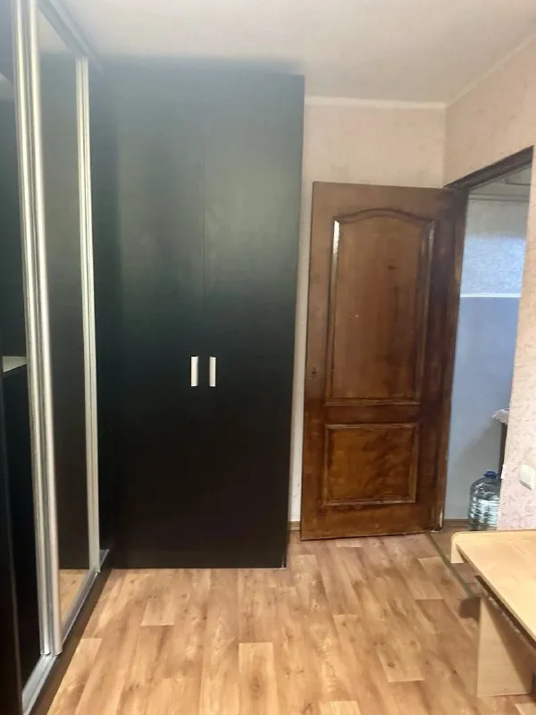 ‼️продажа квартиры‼️ 🏡продажа 2 комн ленинский район ориентир «радуга»/ б-ца 6 донецк‼️🏠 ✅продам квартиру с раздельными комнатами общей s - 44,8 m2 ✅жилая - 25,1 m2 ✅кухня - 6 m2 ✅санузел совмещен, мпокна, ✅этажность–1/5 жилого дома решетки. не угловая. 💴цена: 4🍋100 000₽. ☎️☎️☎️ +79494194208 ан 📨подписаться - фотография - 2