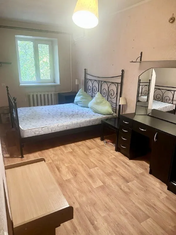 ‼️продажа квартиры‼️ 🏡продажа 2 комн ленинский район ориентир «радуга»/ б-ца 6 донецк‼️🏠 ✅продам квартиру с раздельными комнатами общей s - 44,8 m2 ✅жилая - 25,1 m2 ✅кухня - 6 m2 ✅санузел совмещен, мпокна, ✅этажность–1/5 жилого дома решетки. не угловая. 💴цена: 4🍋100 000₽. ☎️☎️☎️ +79494194208 ан 📨подписаться - фотография - 3