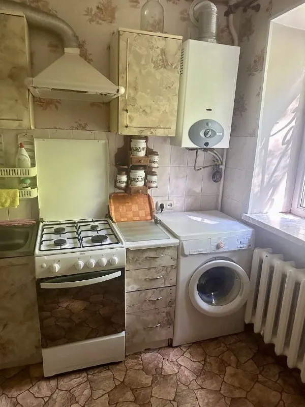 ‼️продажа квартиры‼️ 🏡продажа 2 комн ленинский район ориентир «радуга»/ б-ца 6 донецк‼️🏠 ✅продам квартиру с раздельными комнатами общей s - 44,8 m2 ✅жилая - 25,1 m2 ✅кухня - 6 m2 ✅санузел совмещен, мпокна, ✅этажность–1/5 жилого дома решетки. не угловая. 💴цена: 4🍋100 000₽. ☎️☎️☎️ +79494194208 ан 📨подписаться - фотография - 8