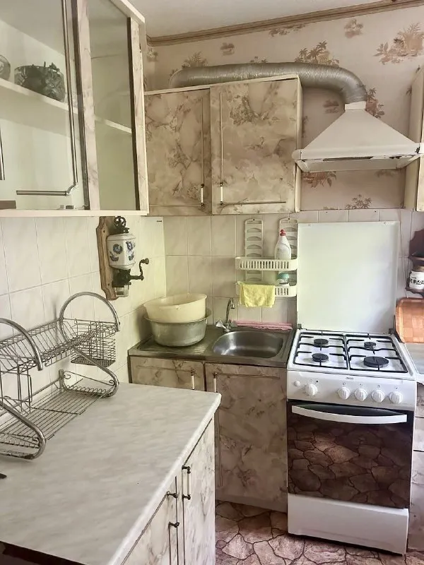 ‼️продажа квартиры‼️ 🏡продажа 2 комн ленинский район ориентир «радуга»/ б-ца 6 донецк‼️🏠 ✅продам квартиру с раздельными комнатами общей s - 44,8 m2 ✅жилая - 25,1 m2 ✅кухня - 6 m2 ✅санузел совмещен, мпокна, ✅этажность–1/5 жилого дома решетки. не угловая. 💴цена: 4🍋100 000₽. ☎️☎️☎️ +79494194208 ан 📨подписаться - фотография - 9