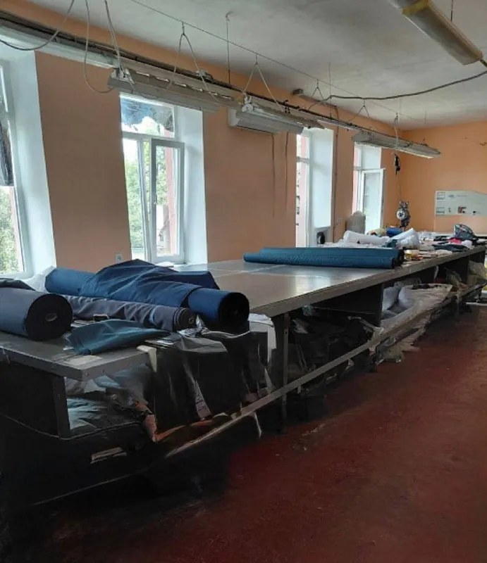 продам коммерческое помещение свободного назначения — 380м² 📍 отличное расположение — макеевка, помещение находится на проезжей части, с удобным подъездом, парковкой и хорошей транспортной развязкой. ✅ площадь: 380 м², индивидуальное отопление, накопительный бак. ✅ назначение: свободное — идеально под склад, производство и другие виды деятельности ✅ документы готовы к продаже 💼 возможна быстрая сделка. цена 15 000 000₽ торг. 📞 по всем вопросам — звоните +7 (949) 888-21-76. - фотография - 4